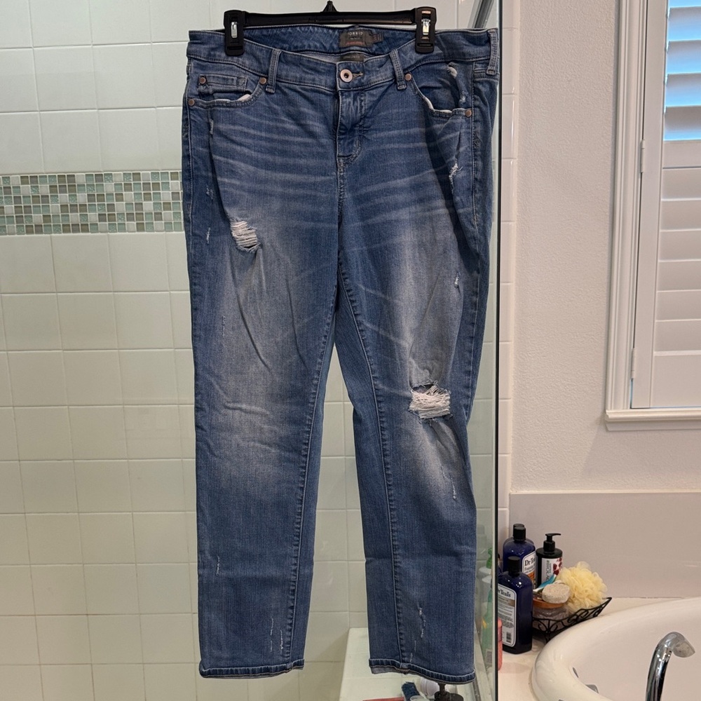 Torrid Blue Straight Leg distressed Jeans for Women